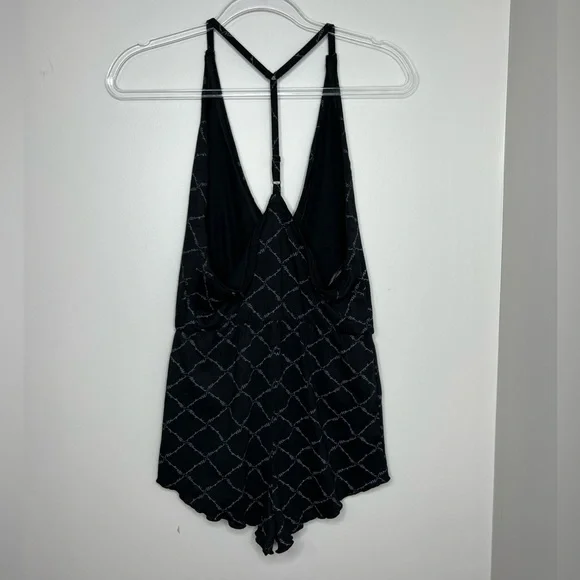 NWT - Missguided lettuce hem, low v cut romper teddy. Black - size 8. Brand new! - Picture 2 of 7